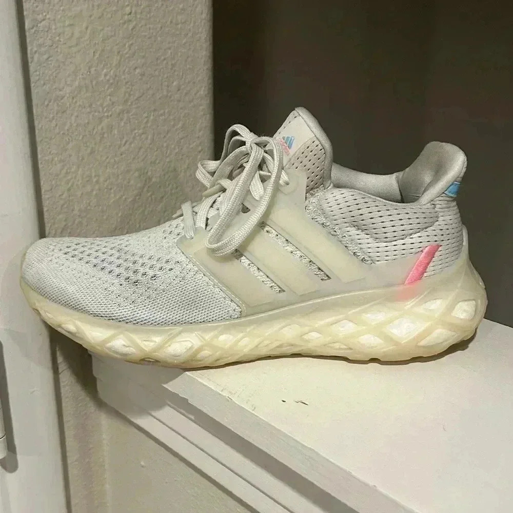 Adidas Ultraboost Web DNA Running Shoe Youth Size 7 White GX9801 - Picture 4 of 9